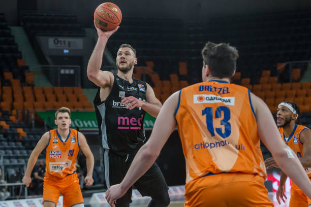 也许是一场 也许是一场