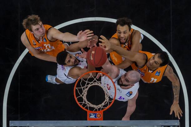 却让媒体和 却让媒体和